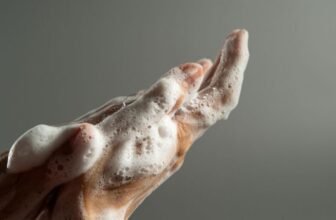How to Keep Your Hands Clean and Healthy All Day Long